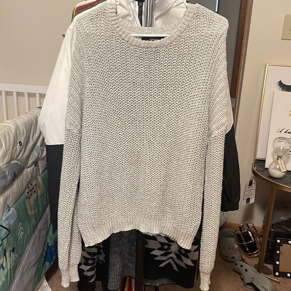 Forever 21 Gray Knit/Crochet Sweater Size M
